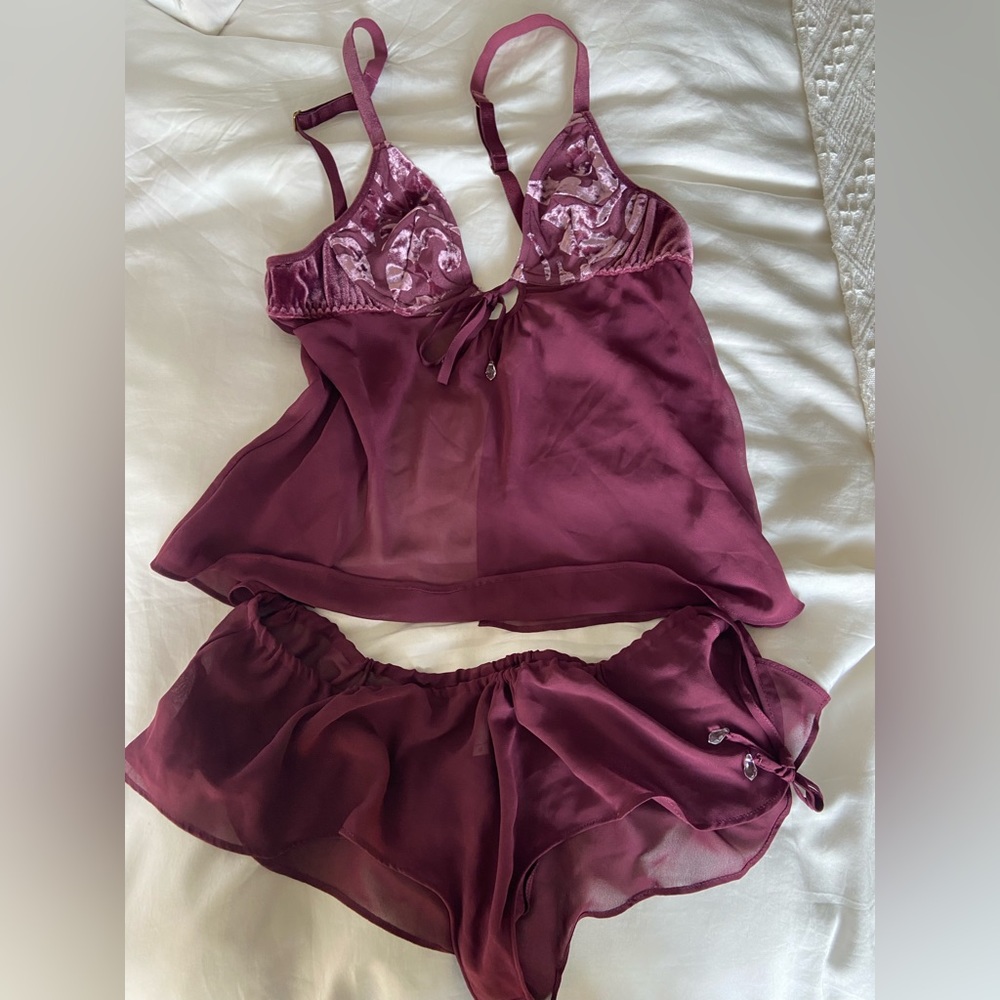 Victoria’s Secret Very Sexy Velvet Burgundy Set XS